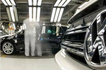 Volkswagen, scoperte nuove irregolarità: altre 800mila auto coinvolte Volkswagen, scoperte nuove irregolarità: altre 800mila auto coinvolte